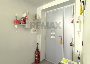 Hall / corridoio - Trilocale Via Regina Margherita
 
72, Napoli - foto 8