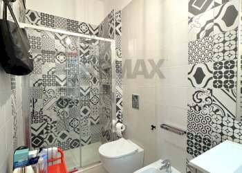 Bagno - Trilocale Via Regina Margherita
 
72, Napoli - foto 14