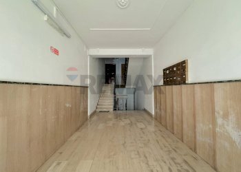 Ricezione / Lobby - Trilocale Via Regina Margherita
 
72, Napoli - foto 19