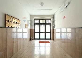 Ricezione / Lobby - Trilocale Via Regina Margherita
 
72, Napoli - foto 20