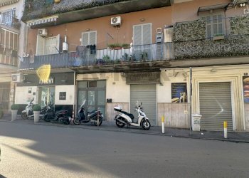 Edificio all\'aperto - Trilocale Via Regina Margherita
 
72, Napoli - foto 22