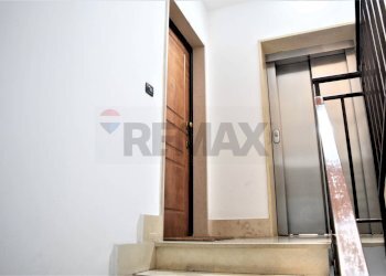 Scale - Quadrilocale Via Santa Maria Ai Monti
 
108, Napoli - foto 3