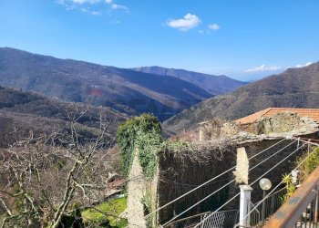Vista delle montagne - Casa semi indipendente Via G. B. Cevasco
 
98 - 100, Bargagli - foto 36