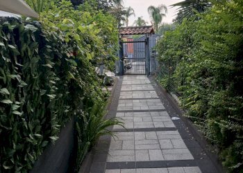 Giardino - Trilocale Via Luigi D'Angelo
 
72, Mascali - foto 16