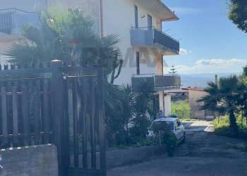 Casa all\'aperto - Casa semi indipendente Via Del Nocciolo
 
31, Catania - foto 1