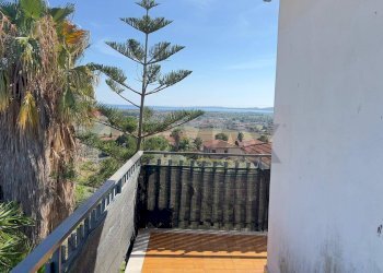 Balcone - Casa semi indipendente Via Del Nocciolo
 
31, Catania - foto 8