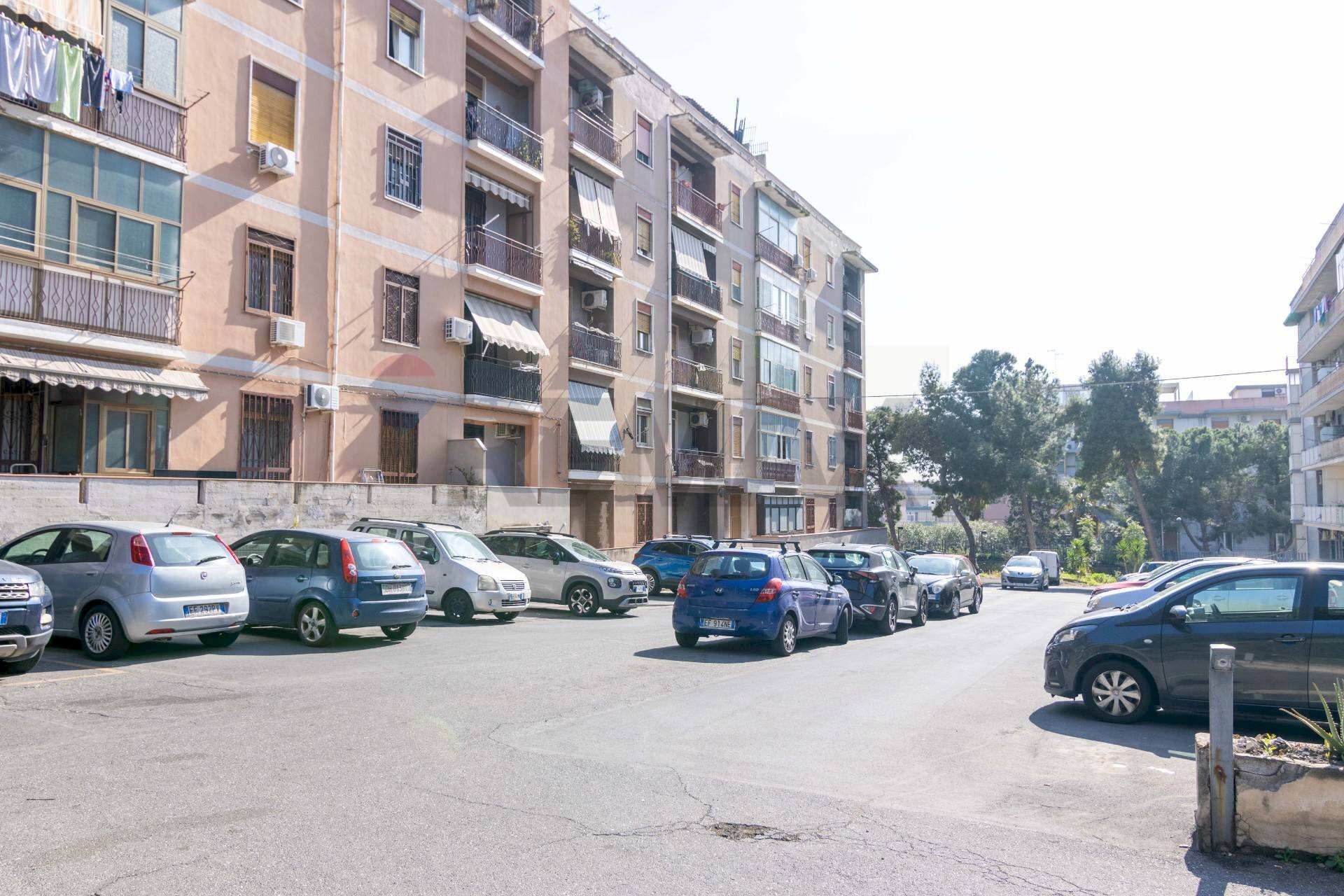 Edificio all\'aperto - Quadrilocale Corso Indipendenza
230, Catania - foto 3