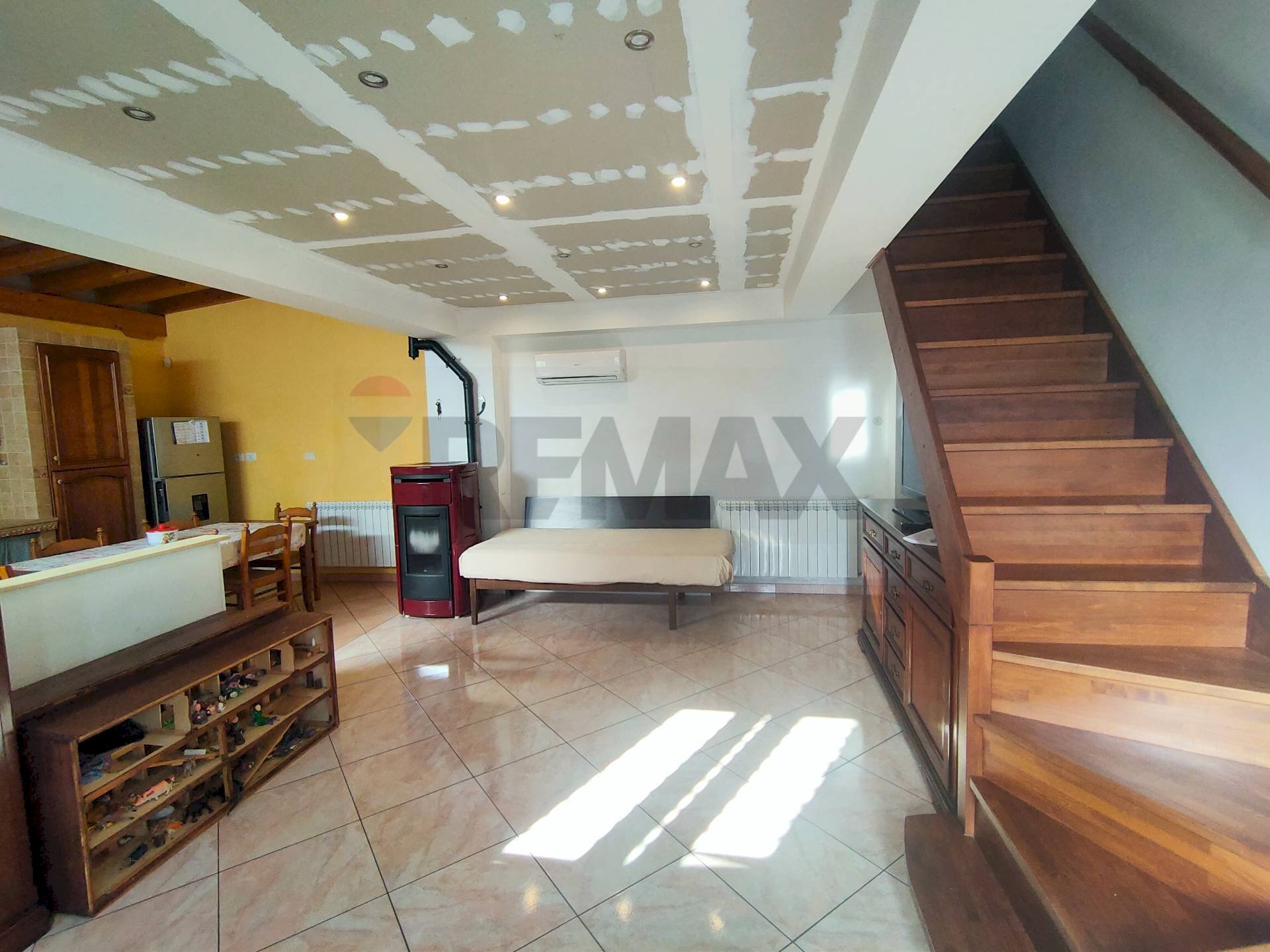 Scale - Casa indipendente Via Provinciale per Pozzillo
 
112, Acireale - foto 3