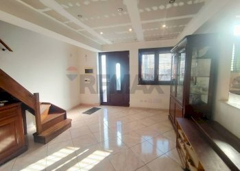 Stanza vuota - Casa indipendente Via Provinciale per Pozzillo
 
112, Acireale - foto 5