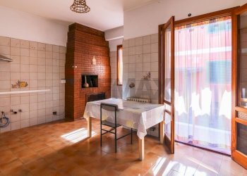 Sala da pranzo - Trilocale Viale Giove
 
16, Belpasso - foto 1