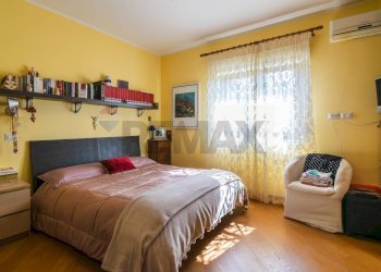 Camera / camera da letto - Appartamento Via ulisse
 
77, Aci Catena - foto 18