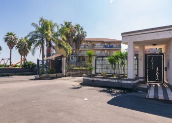 Edificio all\'aperto - Appartamento Via ulisse
 
77, Aci Catena - foto 38