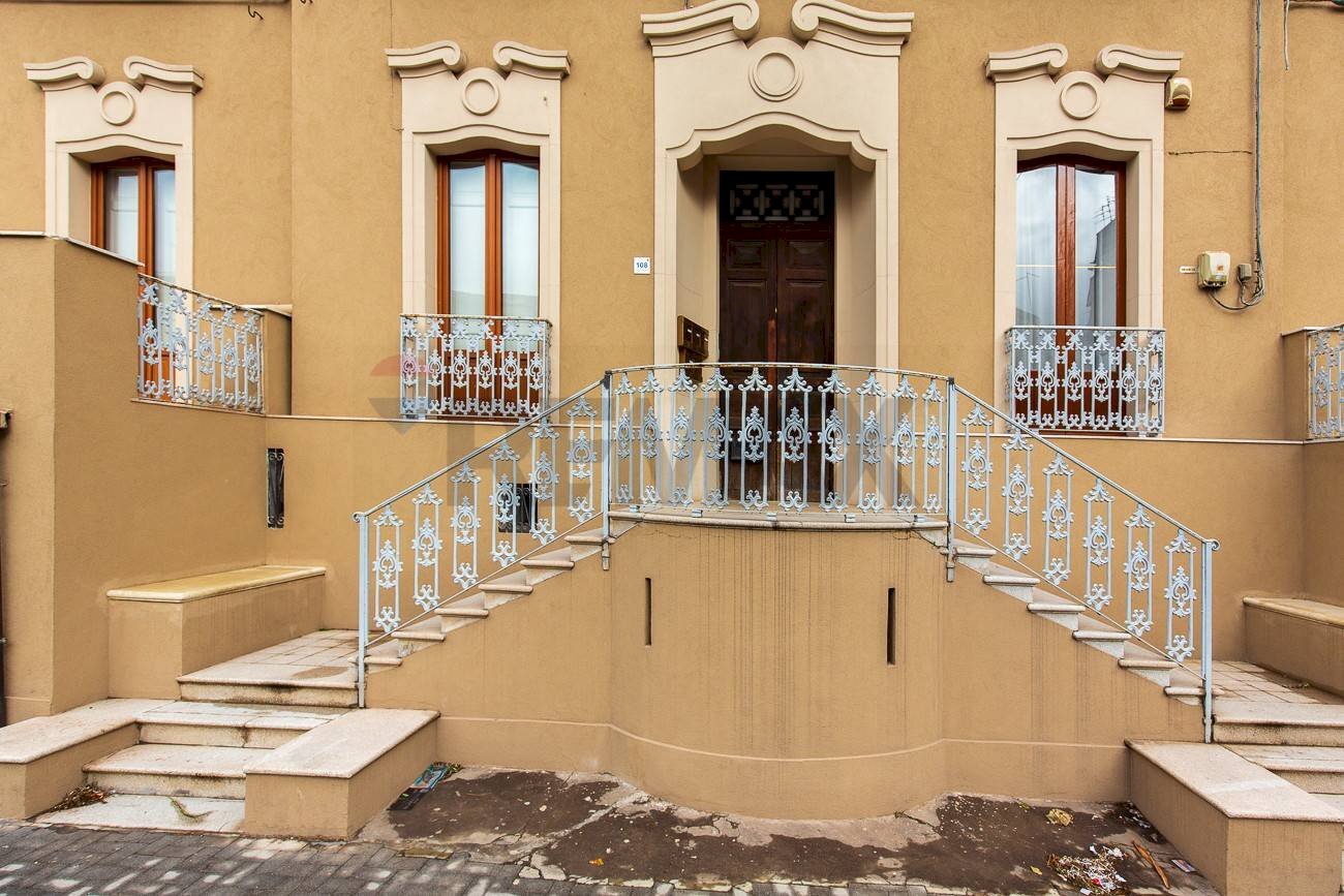 Edificio all\'aperto - Appartamento Viale Mario Rapisardi
 
108, Catania - foto 1