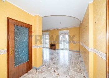 Stanza vuota - Quadrilocale Via Scale Sant'Antonio
 
71, Aci Catena - foto 1