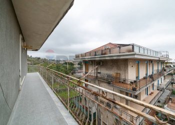 Balcone - Quadrilocale Via Scale Sant'Antonio
 
71, Aci Catena - foto 4