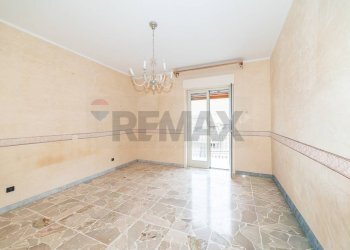 Stanza vuota - Quadrilocale Via Scale Sant'Antonio
 
71, Aci Catena - foto 12