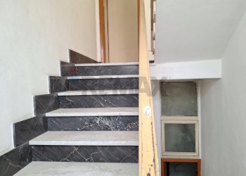 Scale - Casa indipendente Via Caltanissetta
 
35, Paterno - foto 26