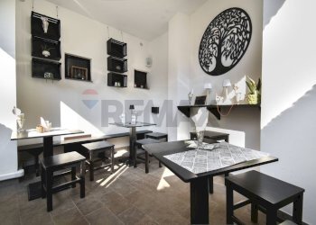 Sala da pranzo - Locale Commerciale Piazza della Regione
 
5/6, Aci Bonaccorsi - foto 1