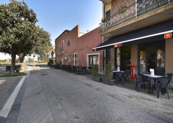 Edificio all\'aperto - Locale Commerciale Piazza della Regione
 
5/6, Aci Bonaccorsi - foto 3