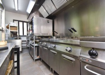 Cucina - Locale Commerciale Piazza della Regione
 
5/6, Aci Bonaccorsi - foto 10