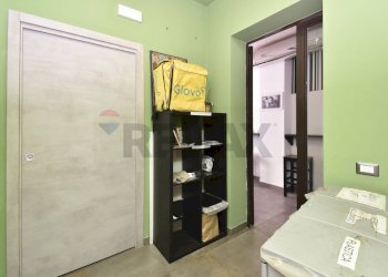 Camera / camera da letto - Locale Commerciale Piazza della Regione
 
5/6, Aci Bonaccorsi - foto 17