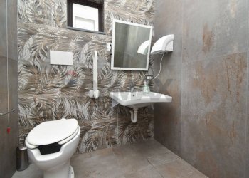 Bagno - Locale Commerciale Piazza della Regione
 
5/6, Aci Bonaccorsi - foto 20