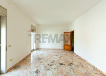 Stanza vuota - Appartamento via papa giovanni XXIII
 
30, Mascalucia - foto 7