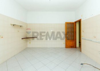 Stanza vuota - Appartamento via papa giovanni XXIII
 
30, Mascalucia - foto 13