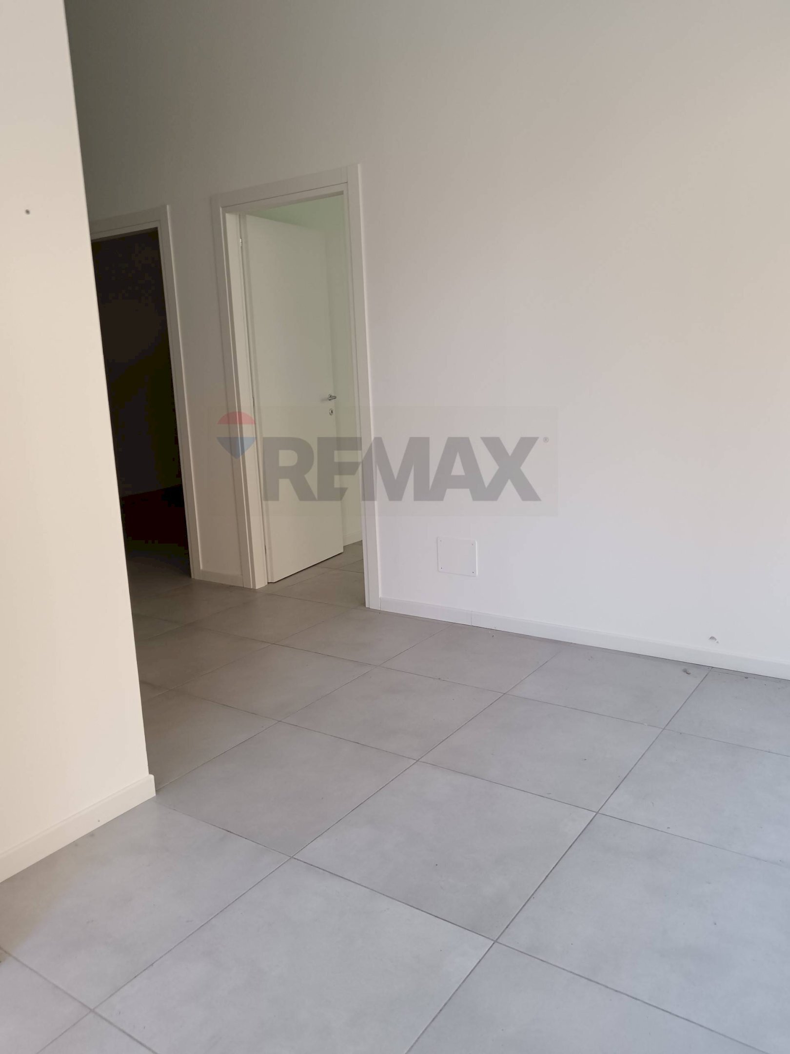 Stanza vuota - Negozio via Salvatore Vigo
132, Acireale - foto 3