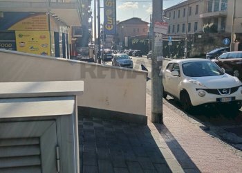 Edificio all\'aperto - Negozio via Salvatore Vigo
 
132, Acireale - foto 22