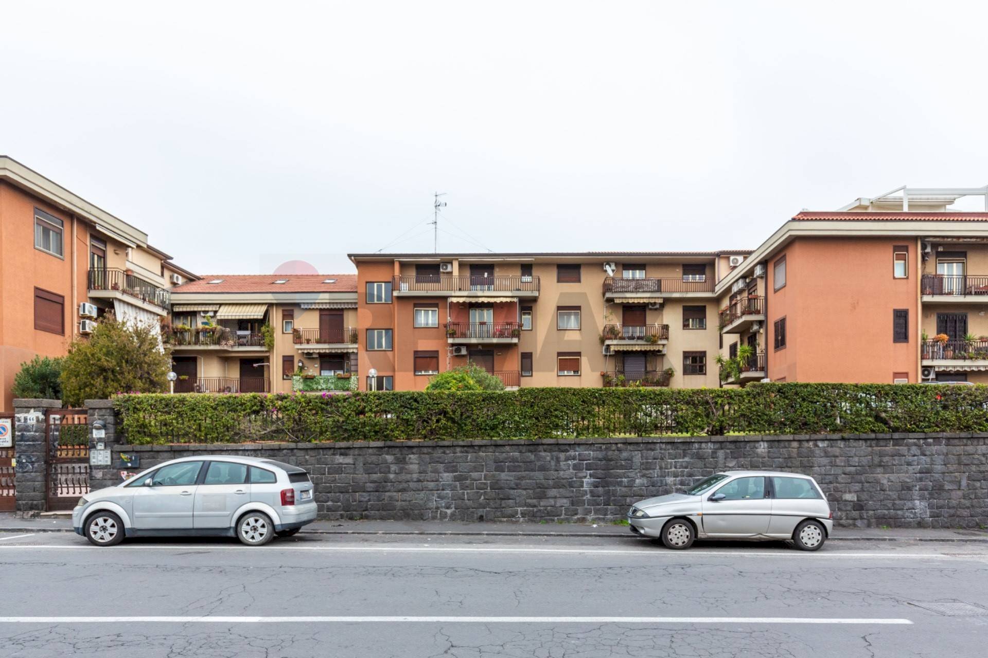 Edificio all\'aperto - Quadrilocale Via A Diaz
 
66/68, Catania - foto 2