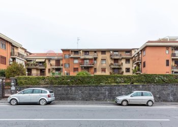 Edificio all\'aperto - Quadrilocale Via A Diaz
 
66/68, Catania - foto 2