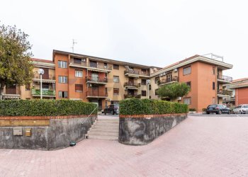 Edificio all\'aperto - Quadrilocale Via A Diaz
 
66/68, Catania - foto 4