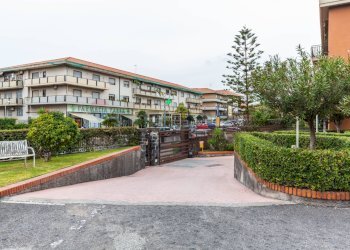 Edificio all\'aperto - Quadrilocale Via A Diaz
 
66/68, Catania - foto 5