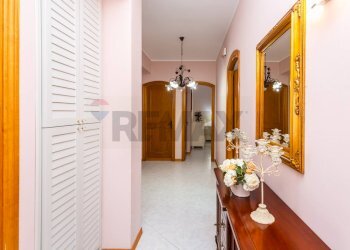 Hall / corridoio - Quadrilocale Via A Diaz
 
66/68, Catania - foto 12