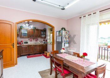 Sala da pranzo - Quadrilocale Via A Diaz
 
66/68, Catania - foto 25