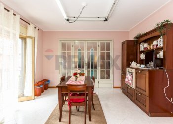 Sala da pranzo - Quadrilocale Via A Diaz
 
66/68, Catania - foto 27