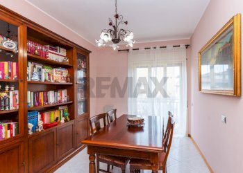 Sala da pranzo - Quadrilocale Via A Diaz
 
66/68, Catania - foto 40