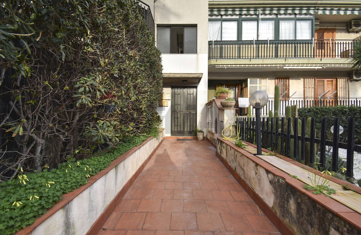 Edificio all\'aperto - Quadrilocale Via Empedocle di Agrigento
5, Aci Sant'Antonio - foto 2