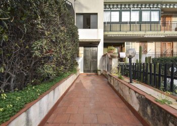 Edificio all\'aperto - Quadrilocale Via Empedocle di Agrigento
 
5, Aci Sant'Antonio - foto 2