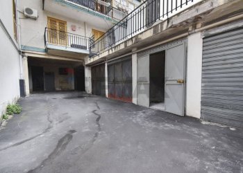 Edificio all\'aperto - Quadrilocale Via Empedocle di Agrigento
 
5, Aci Sant'Antonio - foto 35