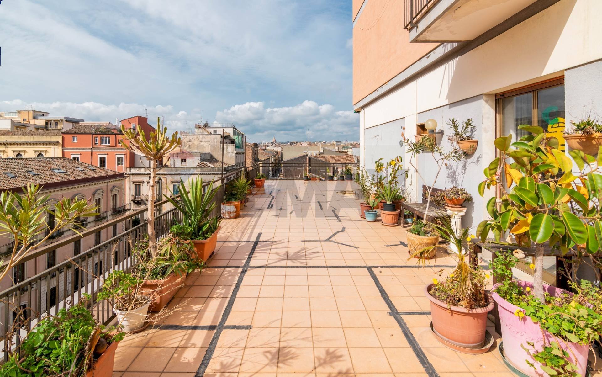 Terrazza - Quadrilocale Via Antonino Di Sangiuliano
 
60, Catania - foto 1