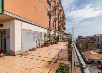 Edificio all\'aperto - Quadrilocale Via Antonino Di Sangiuliano
 
60, Catania - foto 4