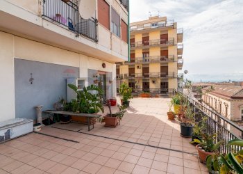 Terrazza - Quadrilocale Via Antonino Di Sangiuliano
 
60, Catania - foto 8