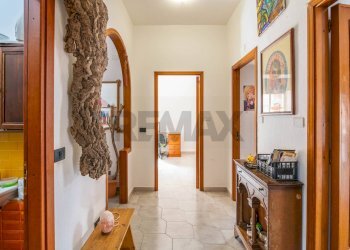 Hall / corridoio - Quadrilocale Via Antonino Di Sangiuliano
 
60, Catania - foto 17