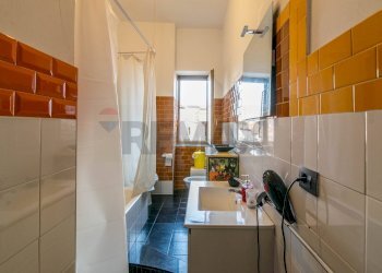 Bagno - Quadrilocale Via Antonino Di Sangiuliano
 
60, Catania - foto 21