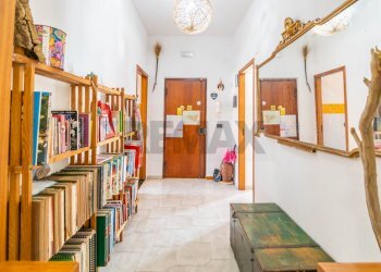 Hall / corridoio - Quadrilocale Via Antonino Di Sangiuliano
 
60, Catania - foto 29