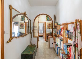 Hall / corridoio - Quadrilocale Via Antonino Di Sangiuliano
 
60, Catania - foto 30