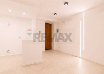 Stanza vuota - Quadrilocale Via Federico Ciccaglione
 
35, Catania - foto 4