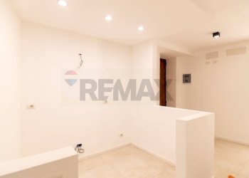 Stanza vuota - Quadrilocale Via Federico Ciccaglione
 
35, Catania - foto 7